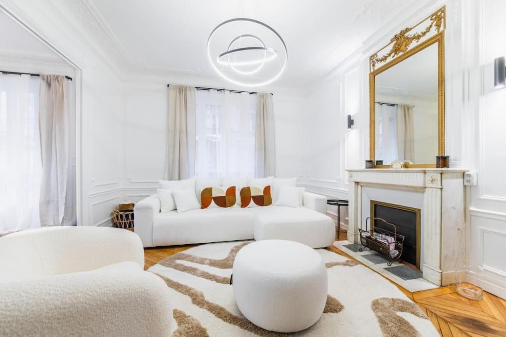 Haussmannian Apartment, Near Champs-Elysees ปารีส ภายนอก รูปภาพ