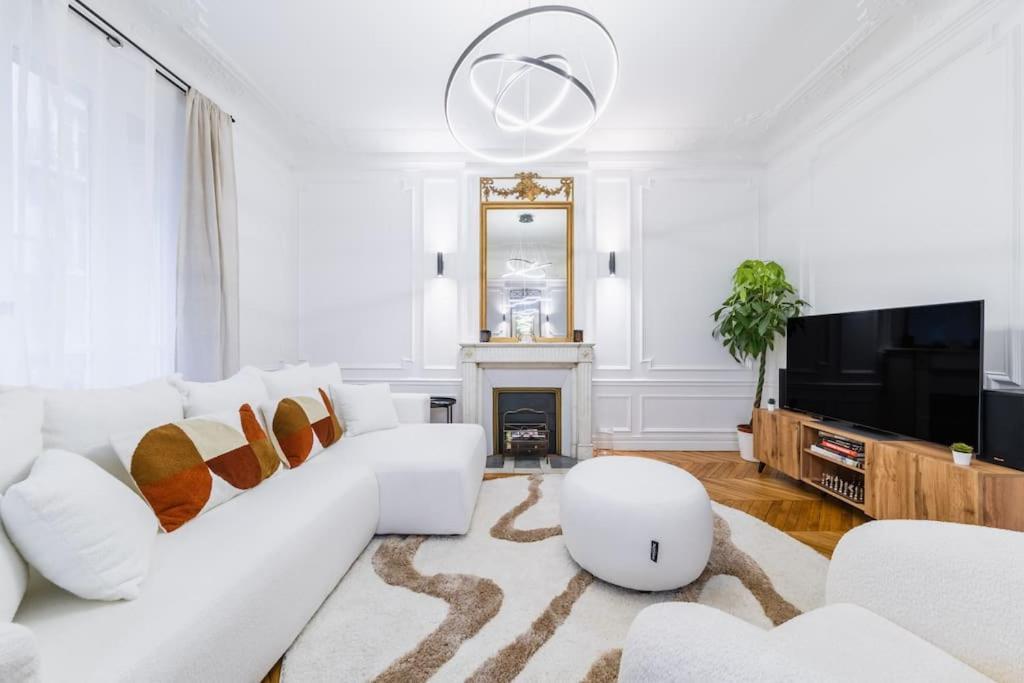 Haussmannian Apartment, Near Champs-Elysees ปารีส ภายนอก รูปภาพ